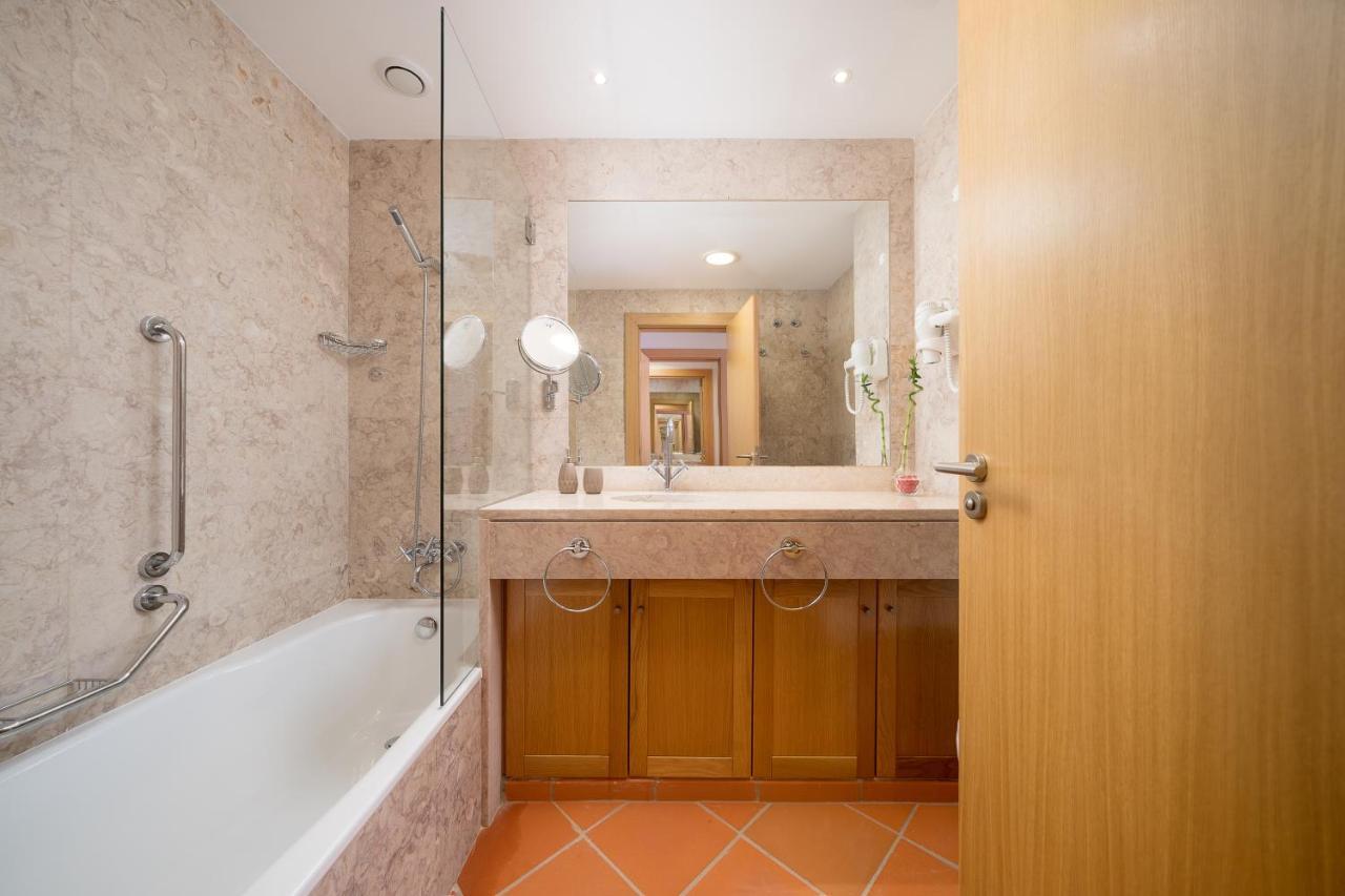 קווארטיירה Al - Apartamentos Vila Sol F5 Bloco 3 מראה חיצוני תמונה